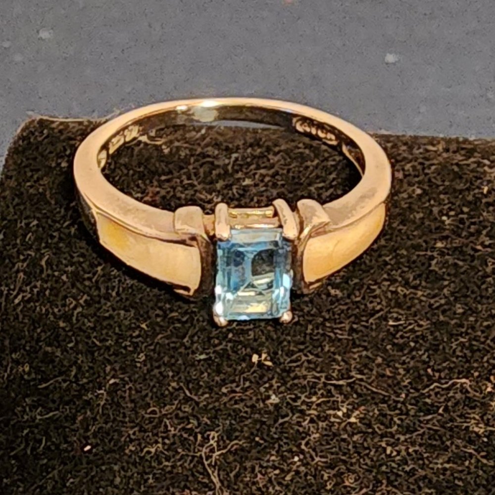 Avon Sterling Silver Blue Topaz Ring